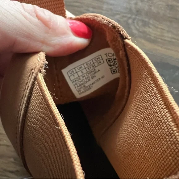 Tom’s Boots NWOT - Picture 9 of 9